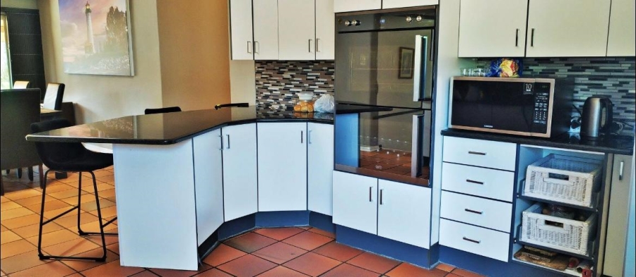 6 Bedroom Property for Sale in Rant En Dal Gauteng