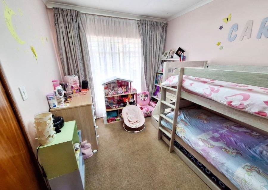 6 Bedroom Property for Sale in Rant En Dal Gauteng