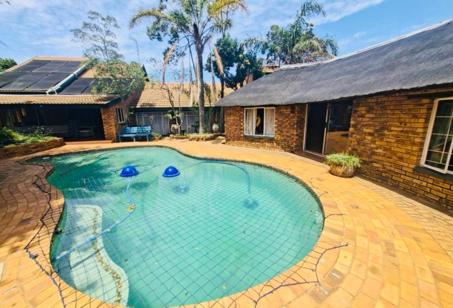 6 Bedroom Property for Sale in Rant En Dal Gauteng