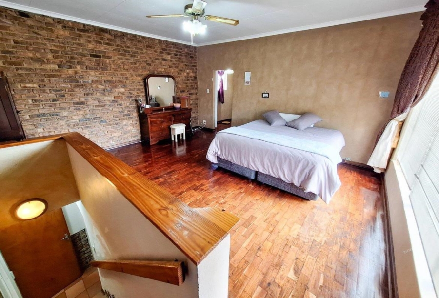 6 Bedroom Property for Sale in Rant En Dal Gauteng