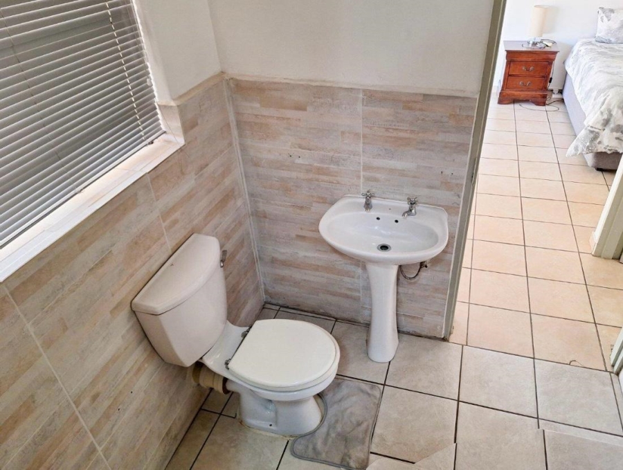 6 Bedroom Property for Sale in Rant En Dal Gauteng