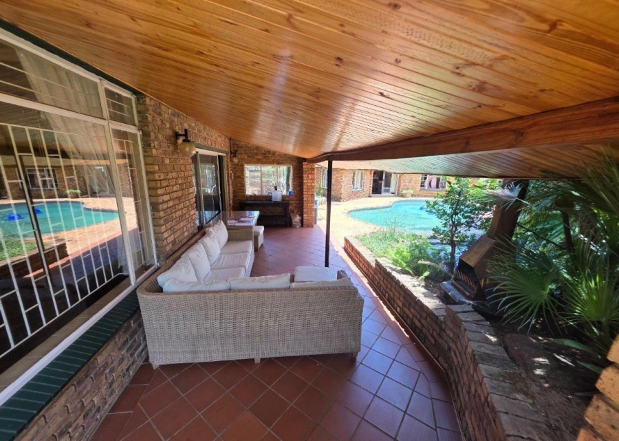 6 Bedroom Property for Sale in Rant En Dal Gauteng