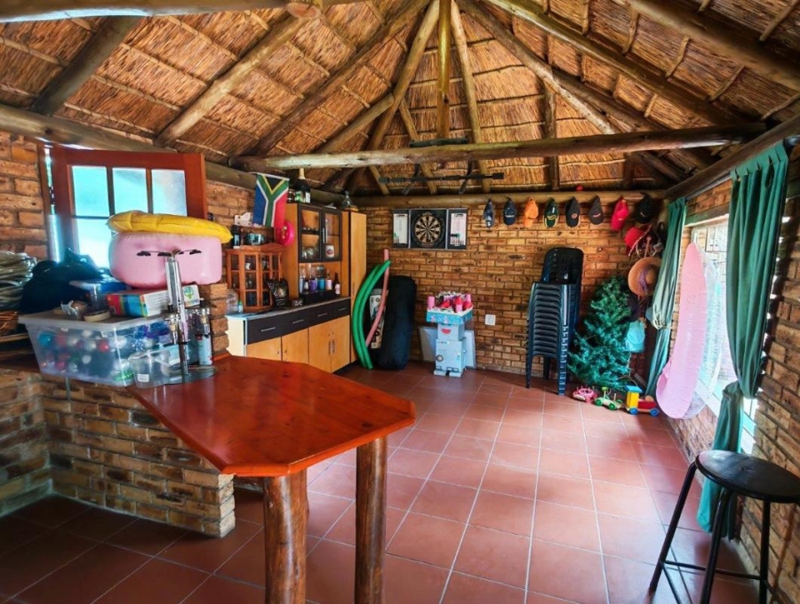 6 Bedroom Property for Sale in Rant En Dal Gauteng