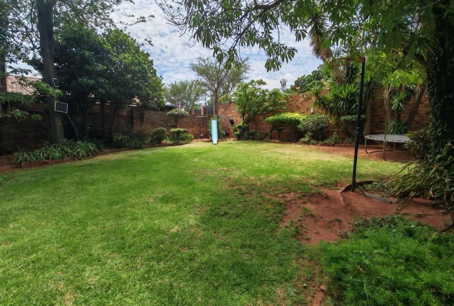 6 Bedroom Property for Sale in Rant En Dal Gauteng