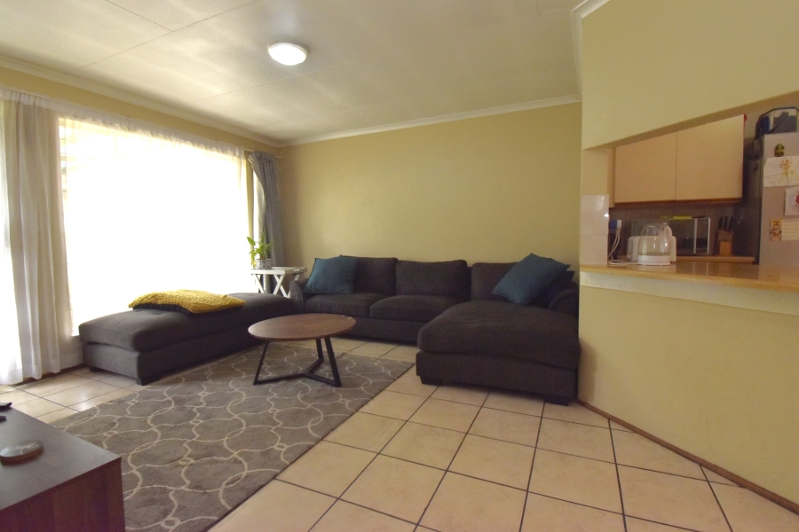 2 Bedroom Property for Sale in Sonneglans Gauteng
