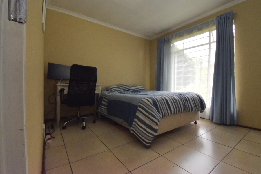 2 Bedroom Property for Sale in Sonneglans Gauteng