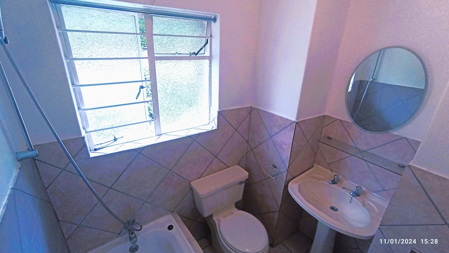 2 Bedroom Property for Sale in Sonneglans Gauteng