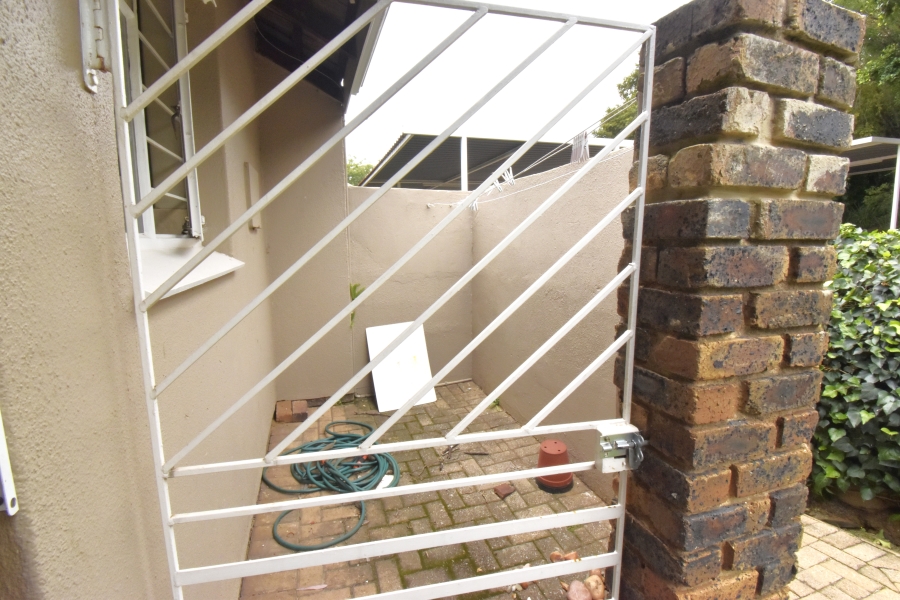 2 Bedroom Property for Sale in Sonneglans Gauteng