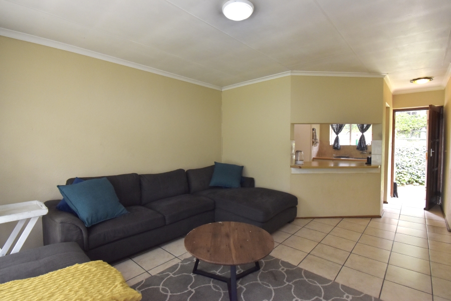 To Let 2 Bedroom Property for Rent in Sonneglans Gauteng