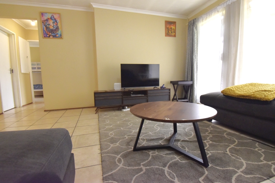 To Let 2 Bedroom Property for Rent in Sonneglans Gauteng