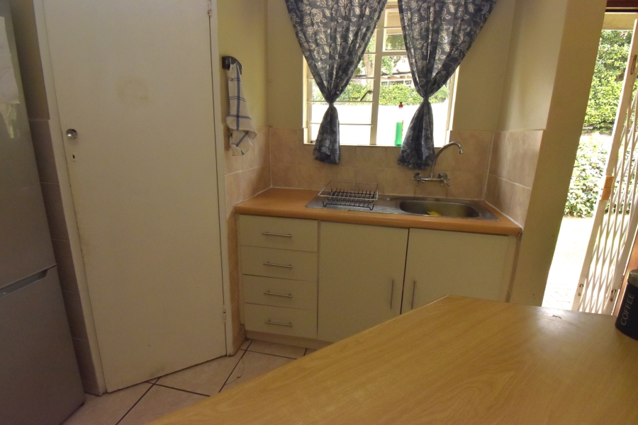 To Let 2 Bedroom Property for Rent in Sonneglans Gauteng