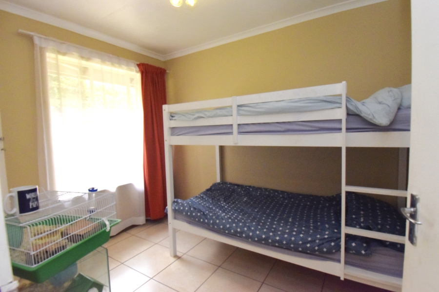 To Let 2 Bedroom Property for Rent in Sonneglans Gauteng