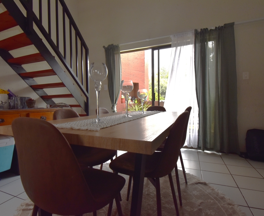 To Let 2 Bedroom Property for Rent in Bromhof Gauteng