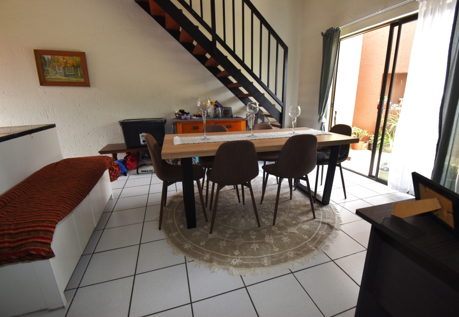 To Let 2 Bedroom Property for Rent in Bromhof Gauteng