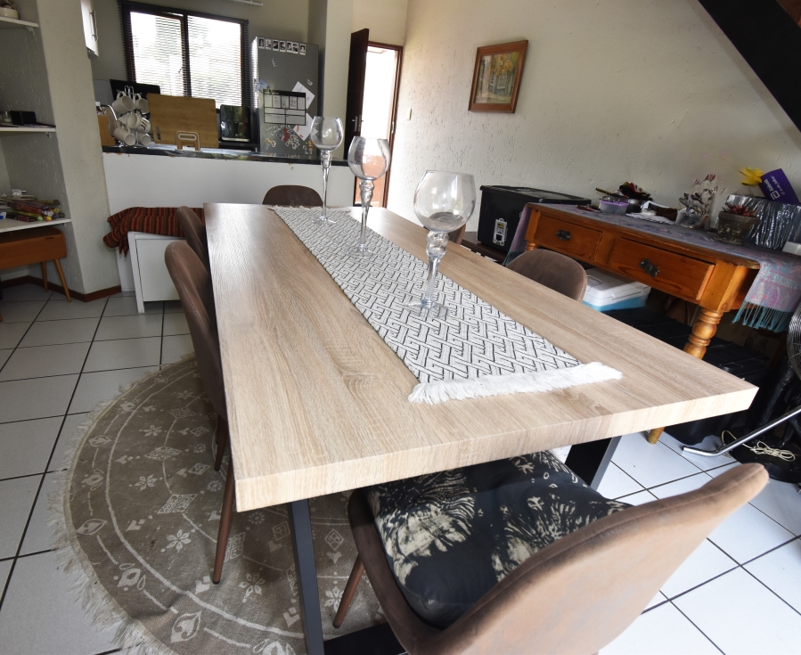 To Let 2 Bedroom Property for Rent in Bromhof Gauteng