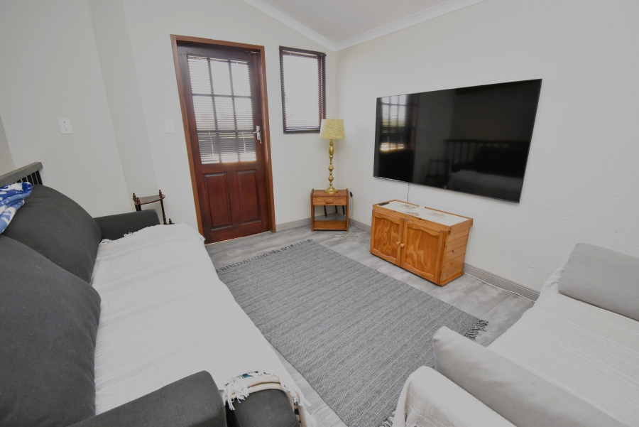 To Let 2 Bedroom Property for Rent in Bromhof Gauteng