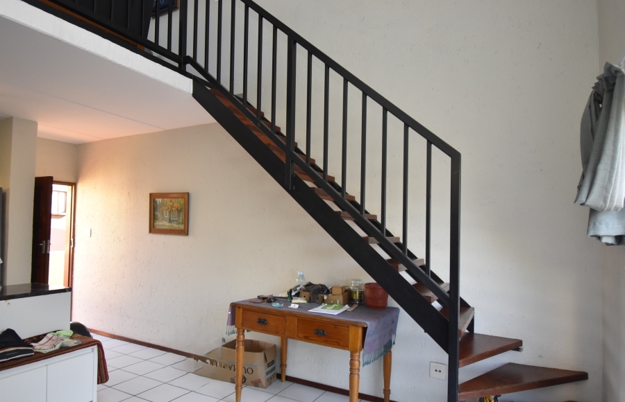 To Let 2 Bedroom Property for Rent in Bromhof Gauteng