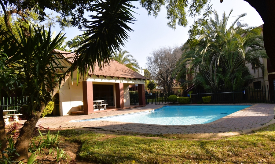 To Let 2 Bedroom Property for Rent in Bromhof Gauteng