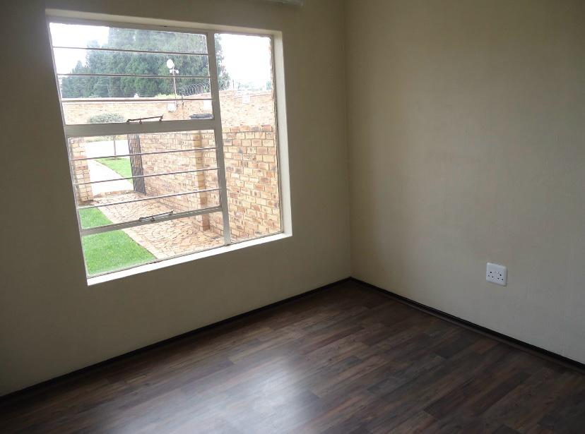 To Let 2 Bedroom Property for Rent in Honeypark Gauteng