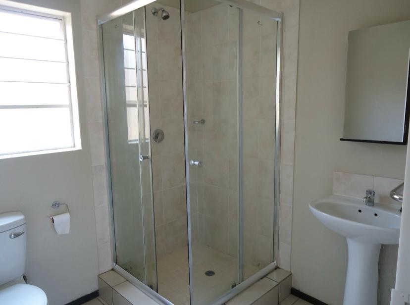 To Let 2 Bedroom Property for Rent in Honeypark Gauteng