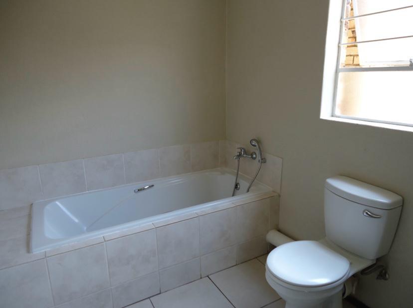 To Let 2 Bedroom Property for Rent in Honeypark Gauteng