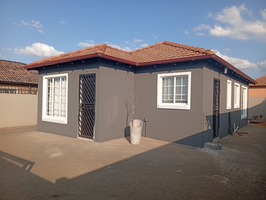 3 Bedroom Property for Sale in Nellmapius Gauteng