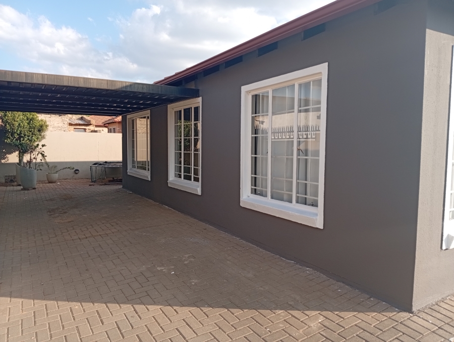 3 Bedroom Property for Sale in Nellmapius Gauteng