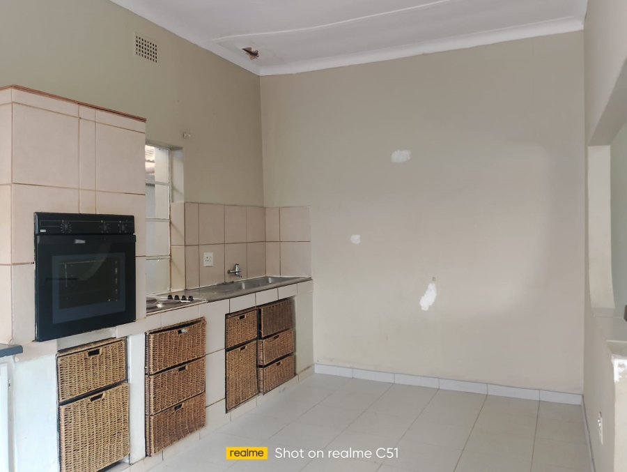 To Let 4 Bedroom Property for Rent in Dalview Gauteng