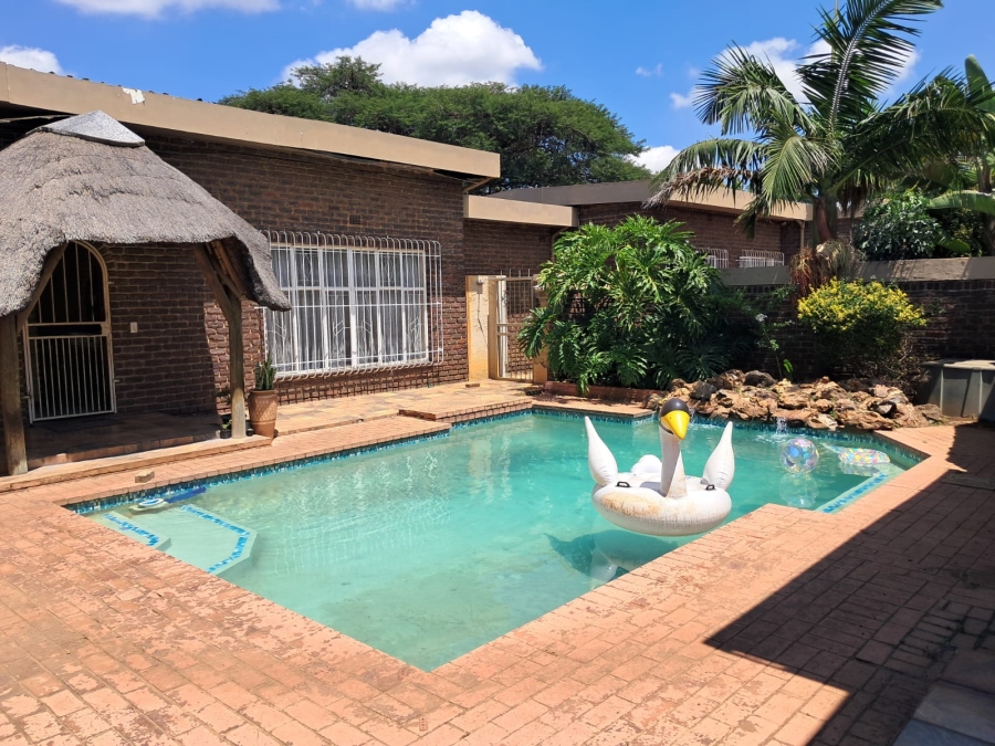 4 Bedroom Property for Sale in Birchleigh Gauteng