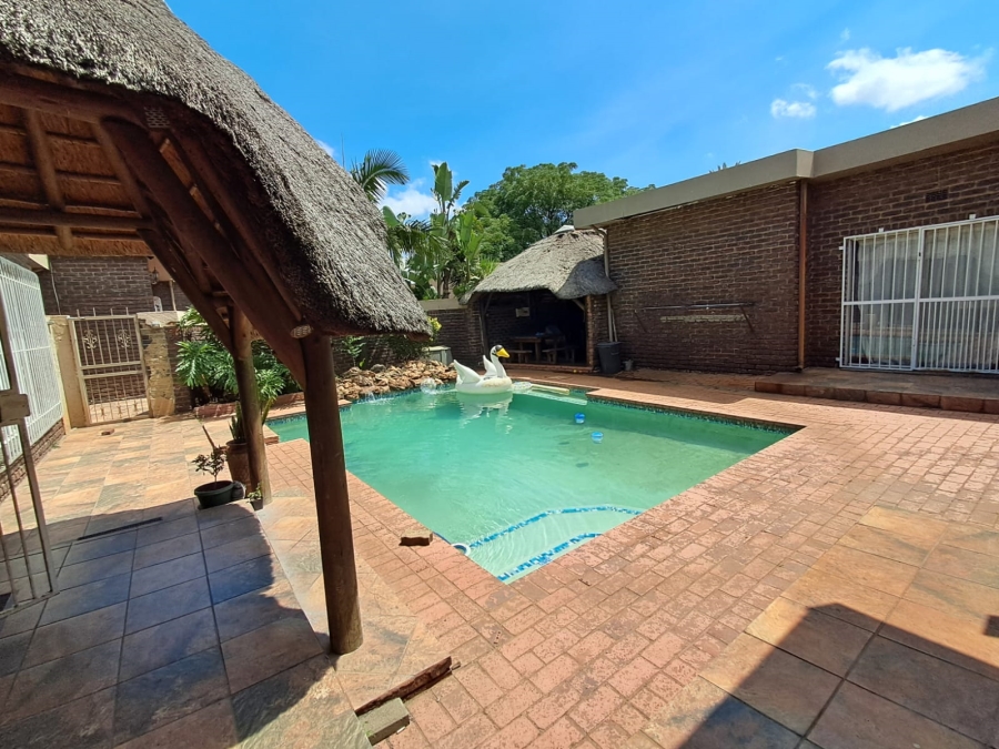 4 Bedroom Property for Sale in Birchleigh Gauteng