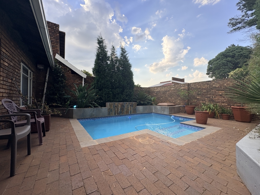 3 Bedroom Property for Sale in Larrendale Gauteng