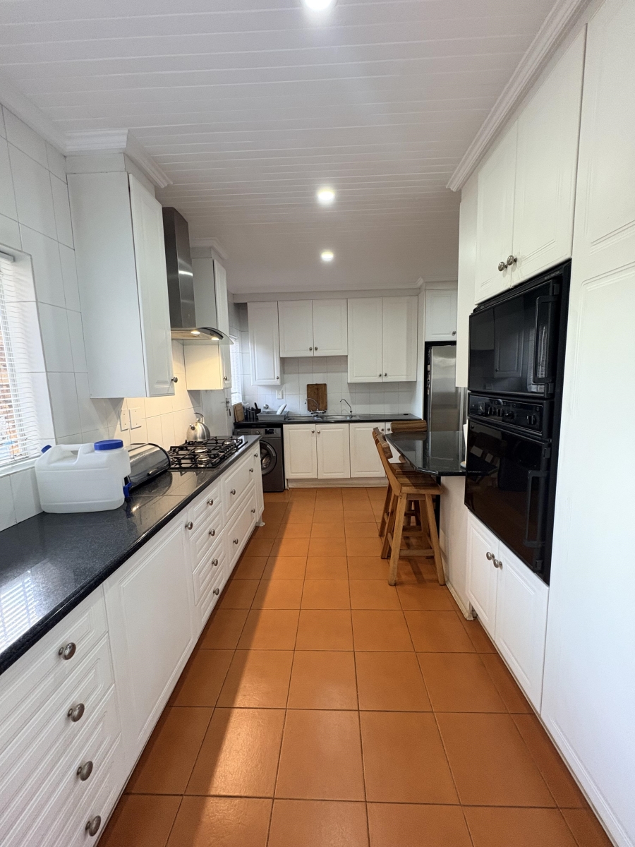 3 Bedroom Property for Sale in Larrendale Gauteng