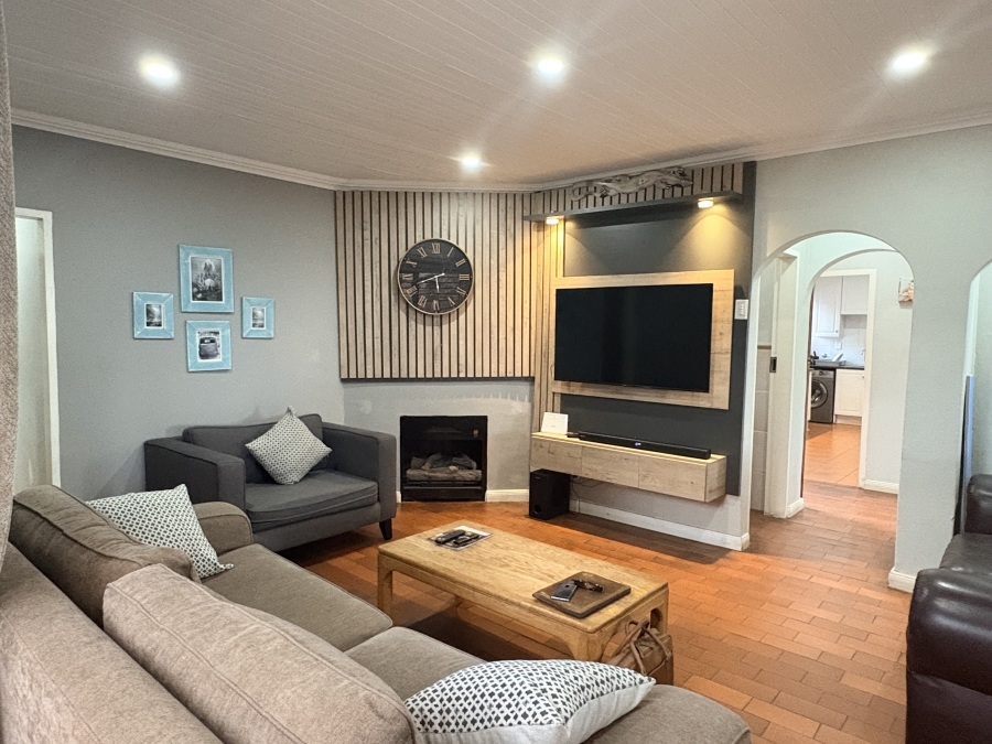 3 Bedroom Property for Sale in Larrendale Gauteng