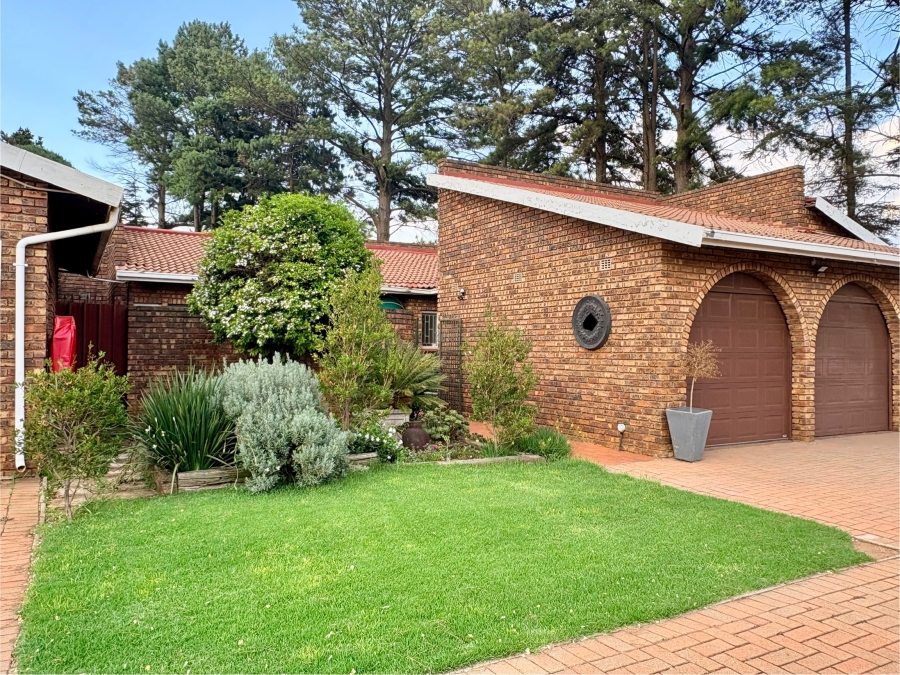 3 Bedroom Property for Sale in Larrendale Gauteng