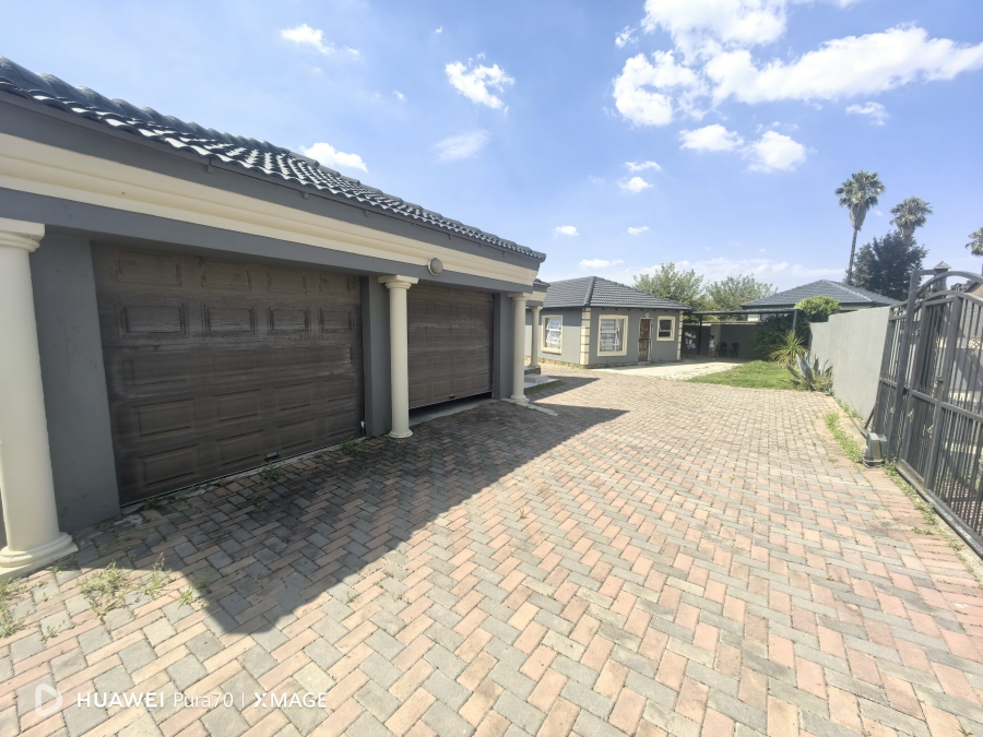 3 Bedroom Property for Sale in Terenure Gauteng
