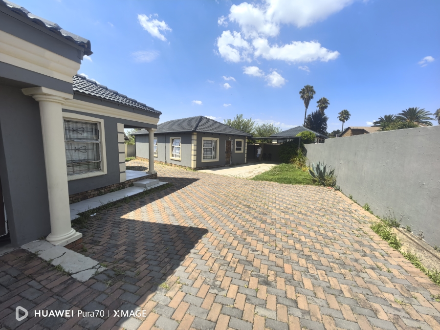 3 Bedroom Property for Sale in Terenure Gauteng