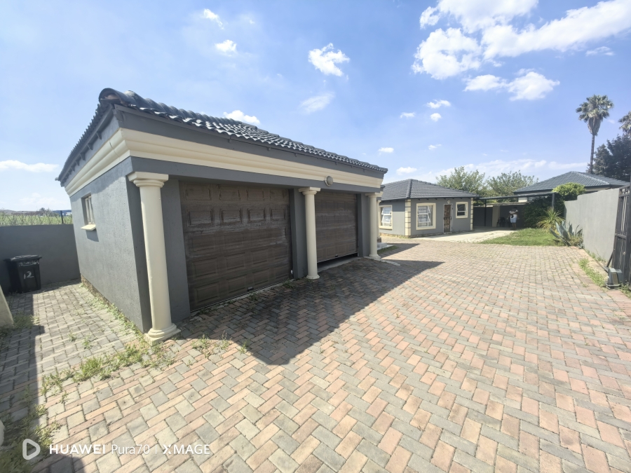 3 Bedroom Property for Sale in Terenure Gauteng