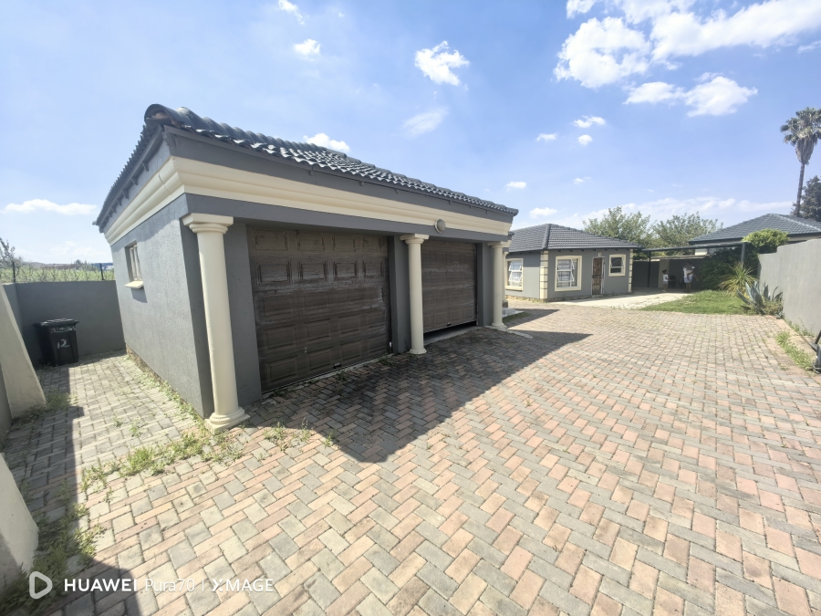 3 Bedroom Property for Sale in Terenure Gauteng