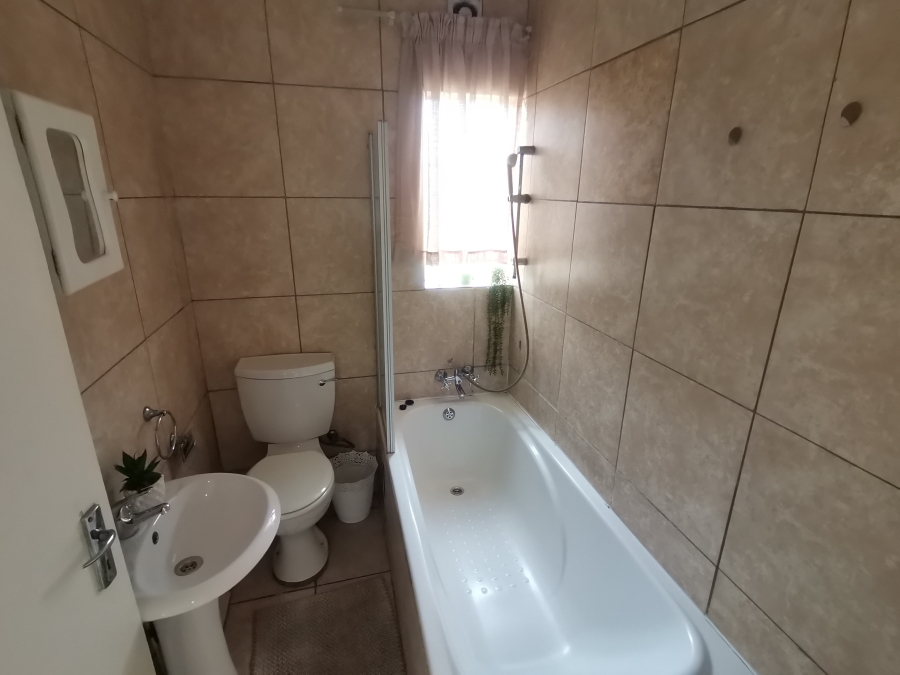 2 Bedroom Property for Sale in Elandspark Gauteng