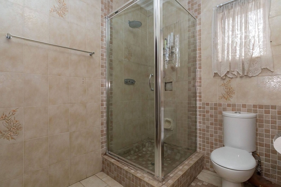 6 Bedroom Property for Sale in Edleen Gauteng