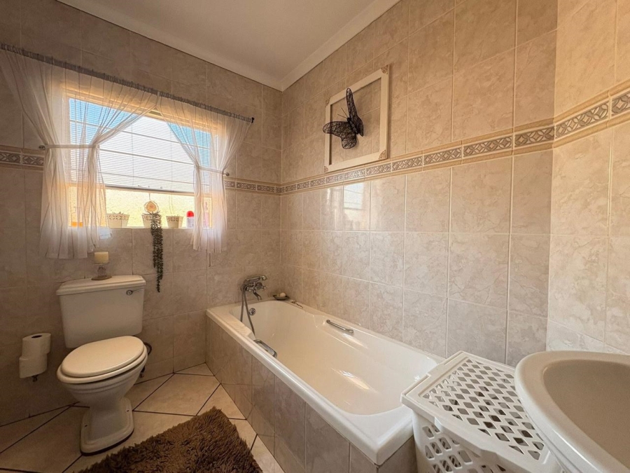 3 Bedroom Property for Sale in Dal Fouche Gauteng