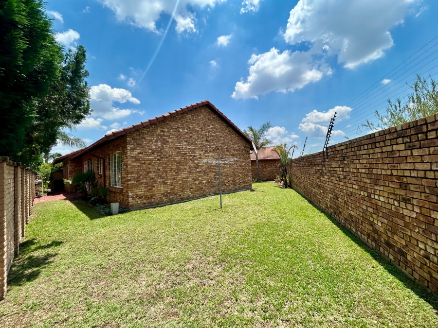 3 Bedroom Property for Sale in Equestria Gauteng