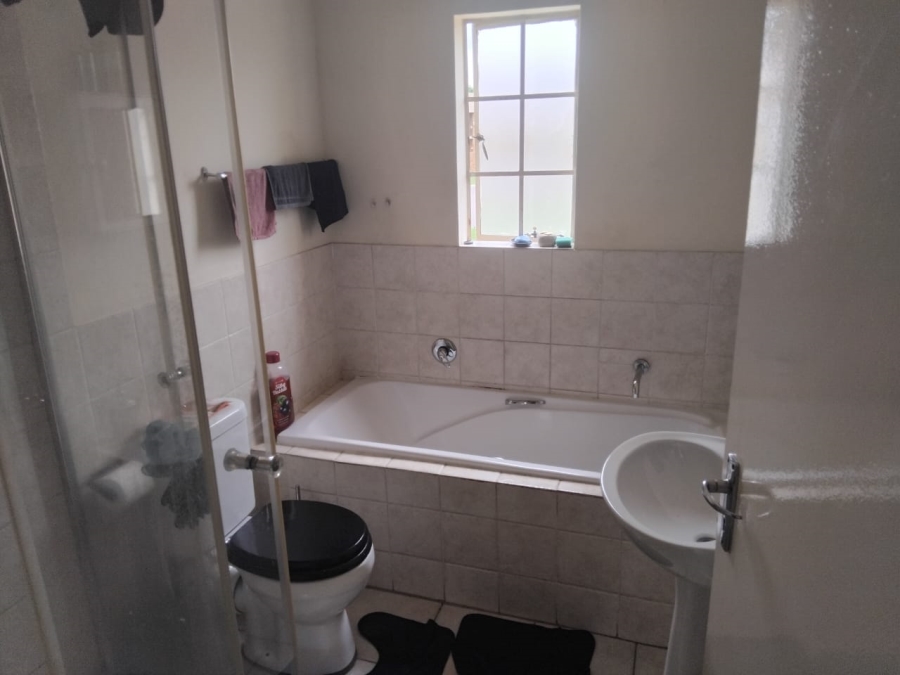 To Let 2 Bedroom Property for Rent in Terenure Gauteng