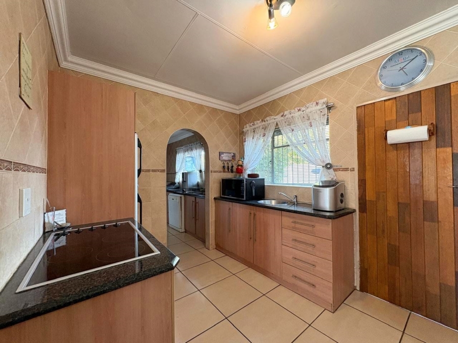 3 Bedroom Property for Sale in Strubenvale Gauteng