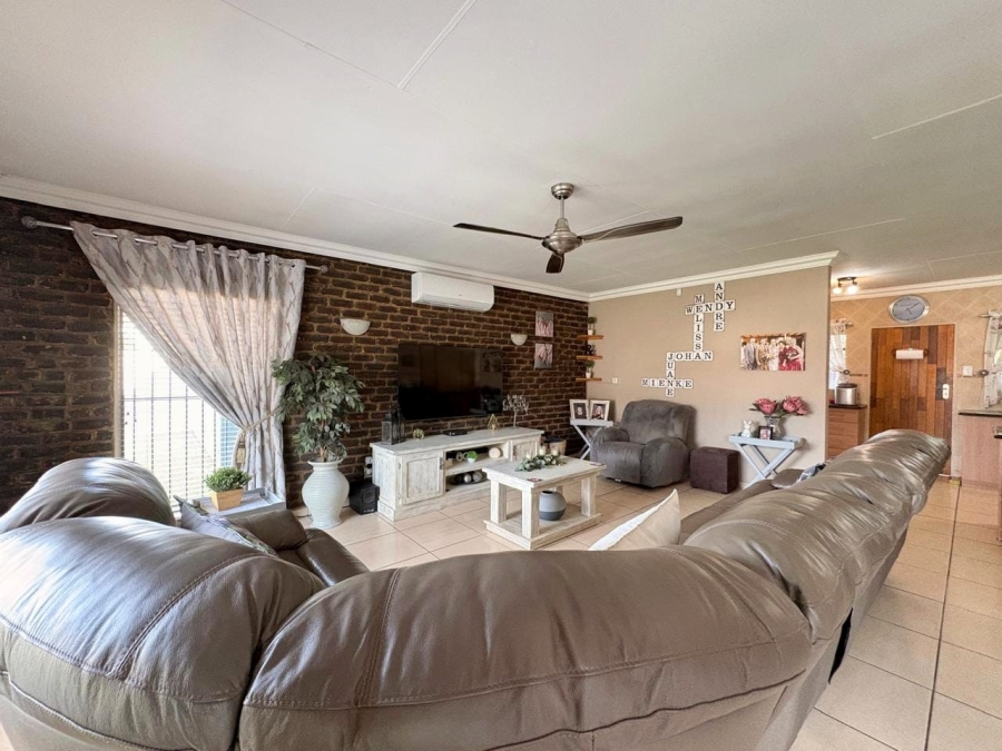 3 Bedroom Property for Sale in Strubenvale Gauteng