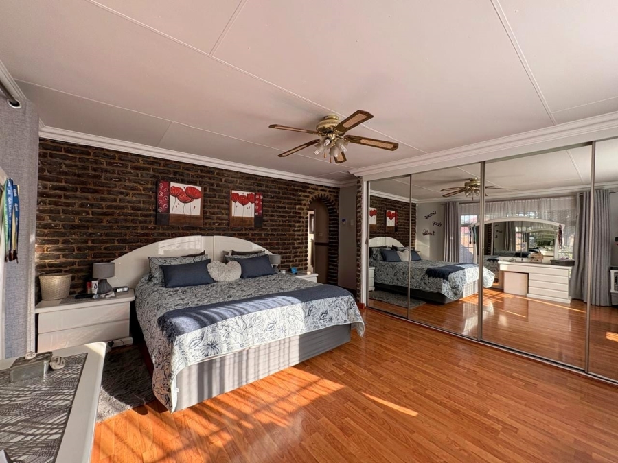 3 Bedroom Property for Sale in Strubenvale Gauteng