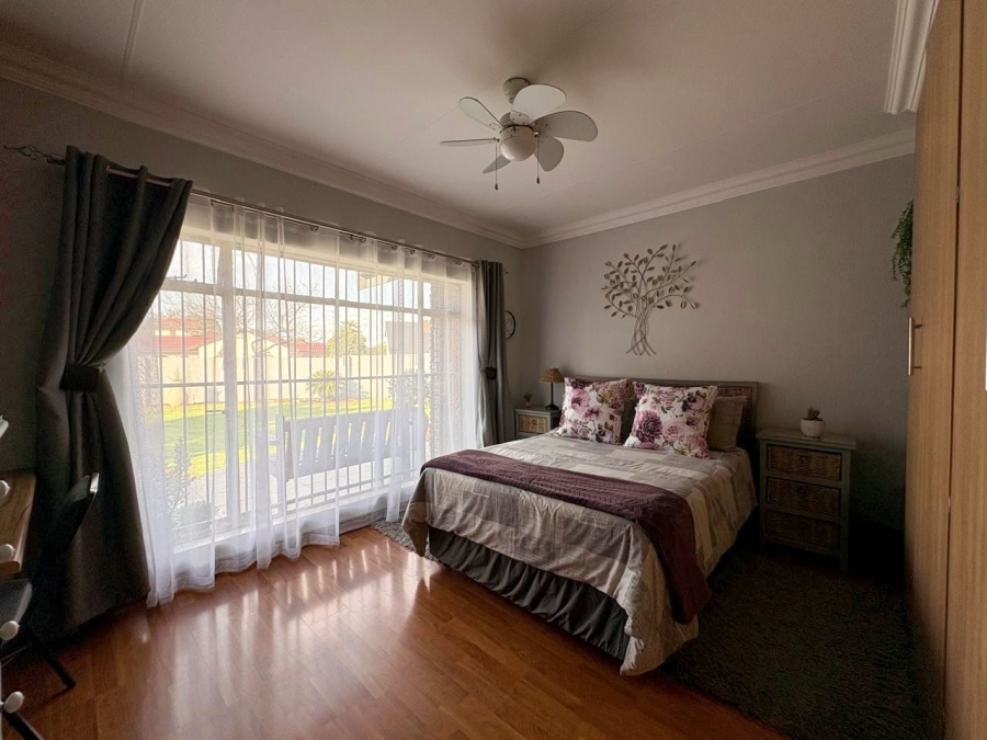 3 Bedroom Property for Sale in Strubenvale Gauteng
