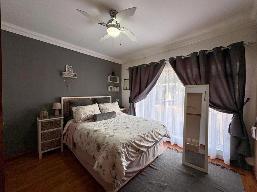3 Bedroom Property for Sale in Strubenvale Gauteng