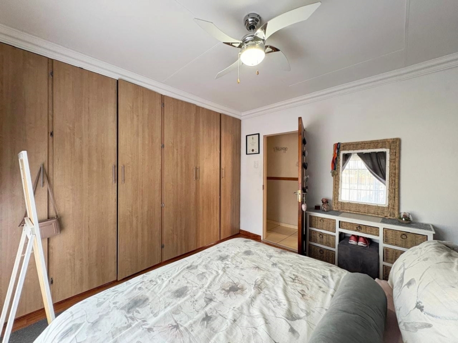 3 Bedroom Property for Sale in Strubenvale Gauteng