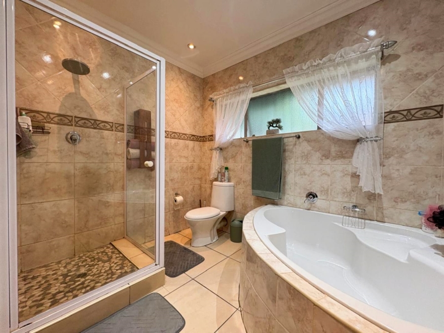 3 Bedroom Property for Sale in Strubenvale Gauteng